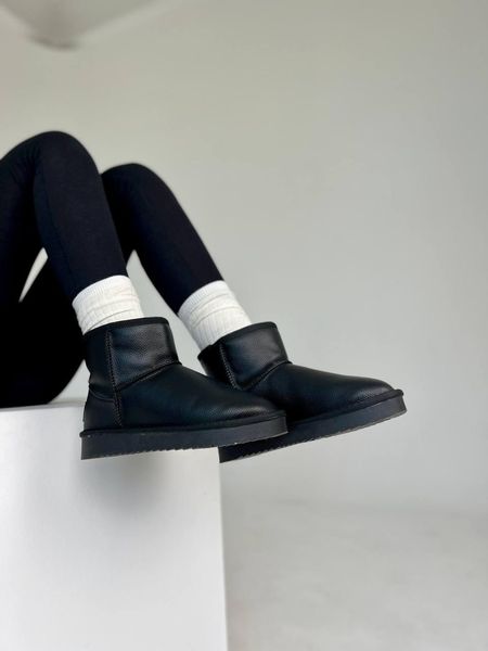 UGG Mini Black v4 10054-36 фото