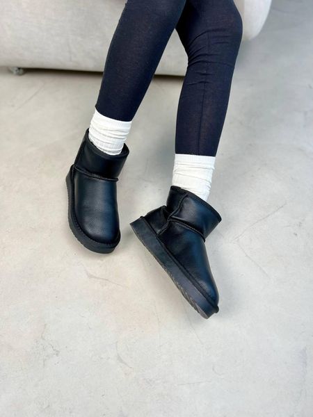 UGG Mini Black v4 10054-36 фото