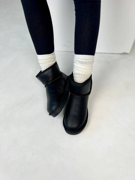 UGG Mini Black v4 10054-36 фото