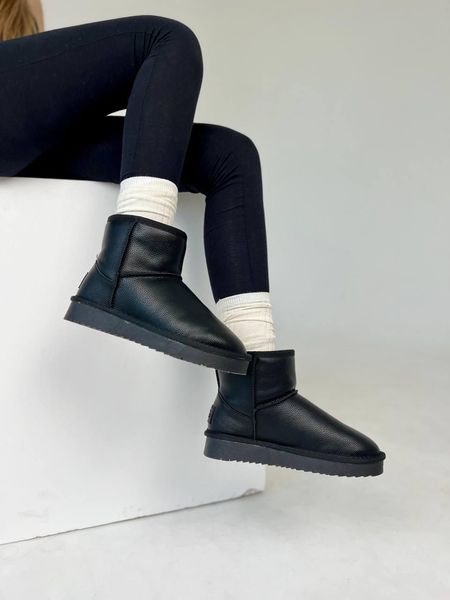 UGG Mini Black v4 10054-36 фото