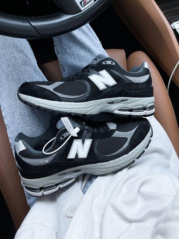 New Balance 2002R Black White 8401-36 фото