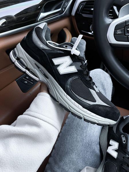 New Balance 2002R Black White 8401-36 фото