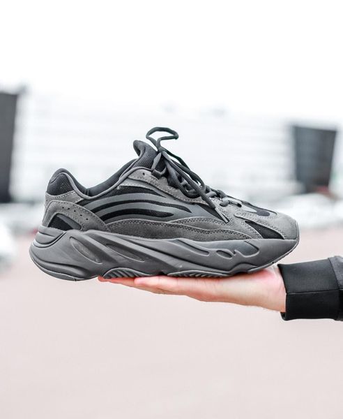 Adidas Yeezy Boost 700 V2 Vanta Black 3158-36 фото