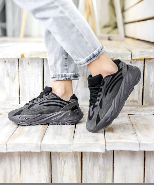 Adidas Yeezy Boost 700 V2 Vanta Black 3158-36 фото