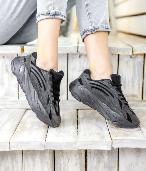 Adidas Yeezy Boost 700 V2 Vanta Black 3158-36 фото