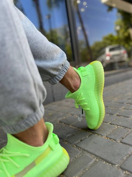 Yeezy 350 v2 GLOW IN DARK 11425-36 фото