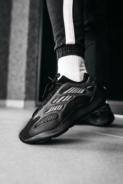 Adidas Yeezy Boost 700 V3 Black Alvah 3190-36 фото