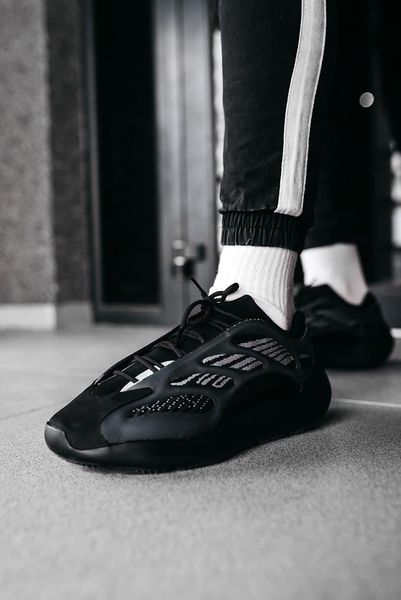 Adidas Yeezy Boost 700 V3 Black Alvah 3190-36 фото