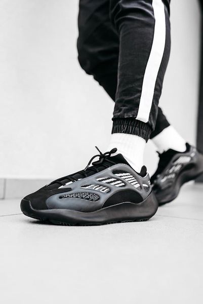 Adidas Yeezy Boost 700 V3 Black Alvah 3190-36 фото