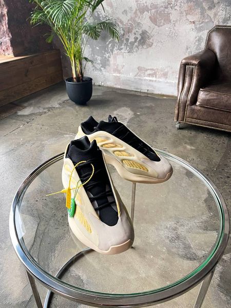 Adidas Yeezy Boost 700 V3 SRPHYM 3179-36 фото