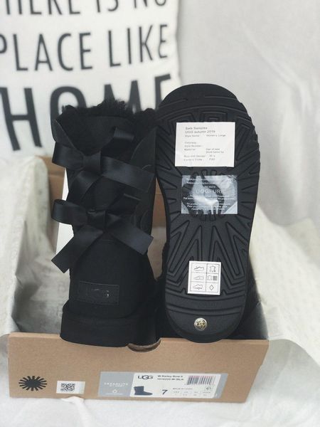 UGG Short Bailey Bow Black 5300-36 фото