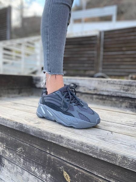 Adidas Yeezy Boost 700 V2 Vanta Leather Black White 3160-36 фото