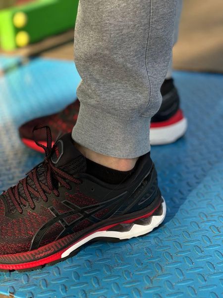 Asics Gel-Kayano 28 Black red 11565-36 фото