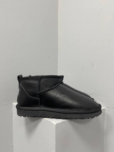 Ugg Ultra Mini Black Leather 8247-36 фото