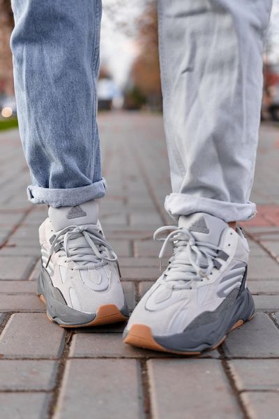 Adidas Yeezy Boost 700 V2 Winter Grey Black 10020-44 фото