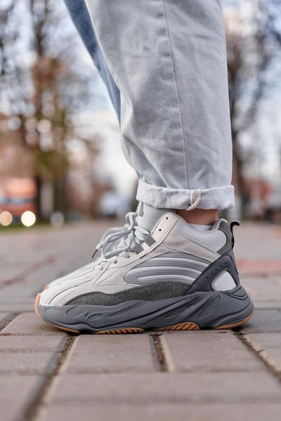 Adidas Yeezy Boost 700 V2 Winter Grey Black 10020-44 фото