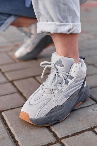 Adidas Yeezy Boost 700 V2 Winter Grey Black 10020-44 фото