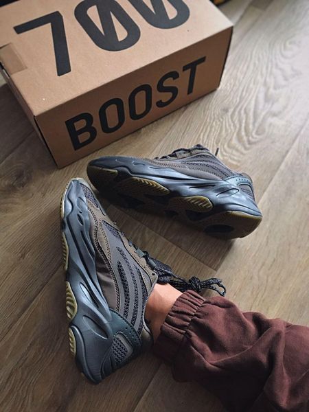 Yeezy 700 V2 GEODE 11427-36 фото