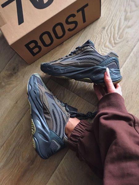 Yeezy 700 V2 GEODE 11427-36 фото