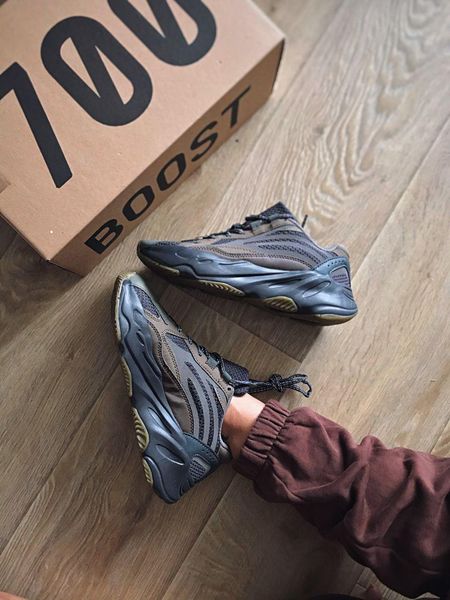 Yeezy 700 V2 GEODE 11427-36 фото