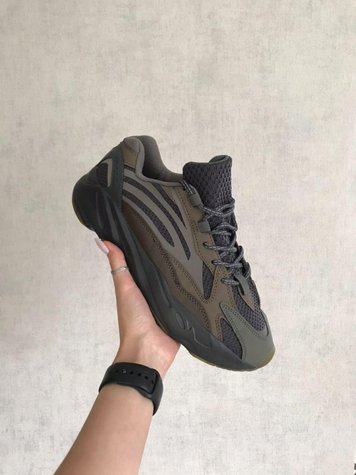 Yeezy 700 V2 GEODE 11427-40 фото