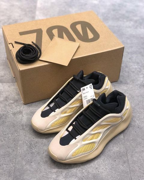 Adidas yeezy 700 v3 SAFFLOWER 11268-36 фото