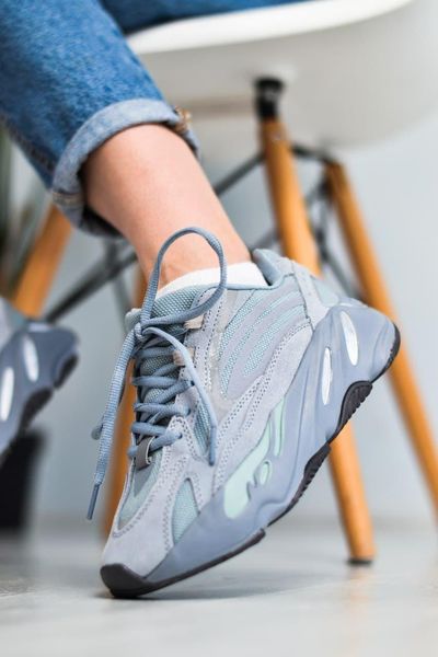 Adidas Yeezy Boost 700 V2 Hospital Blue 3168-36 фото