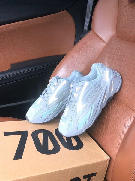 Adidas Yeezy Boost 700 V2 Hospital Blue 3168-36 фото