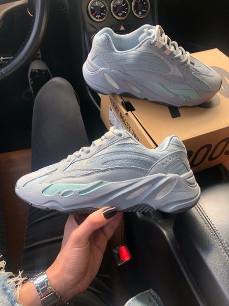 Adidas Yeezy Boost 700 V2 Hospital Blue 3168-36 фото