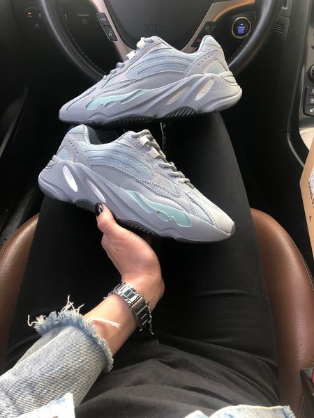 Adidas Yeezy Boost 700 V2 Hospital Blue 3168-36 фото