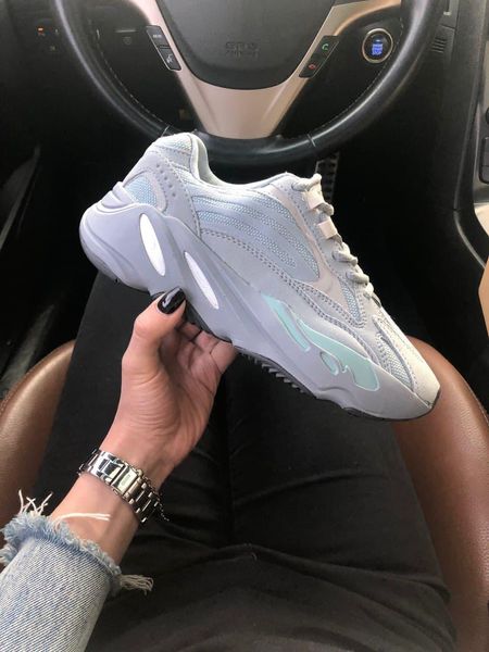 Adidas Yeezy Boost 700 V2 Hospital Blue 3168-36 фото