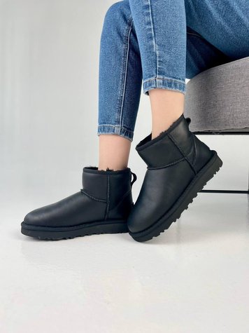 UGG Classic Mini Black v2 5391-36 фото