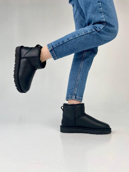 UGG Classic Mini Black v2 5391-36 фото