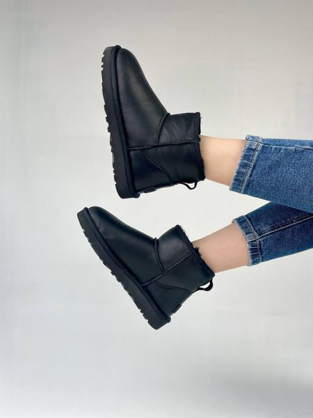 UGG Classic Mini Black v2 5391-36 фото