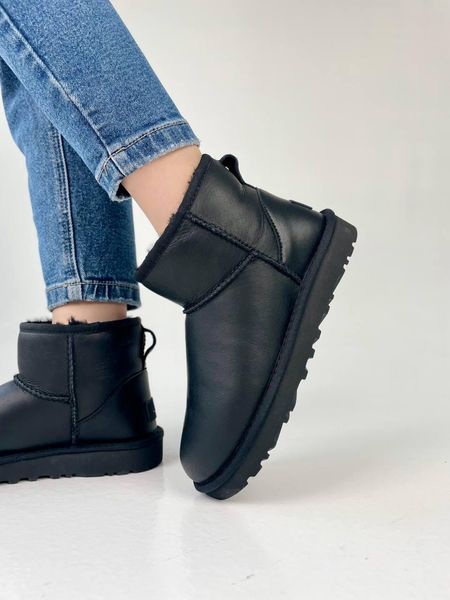 UGG Classic Mini Black v2 5391-36 фото