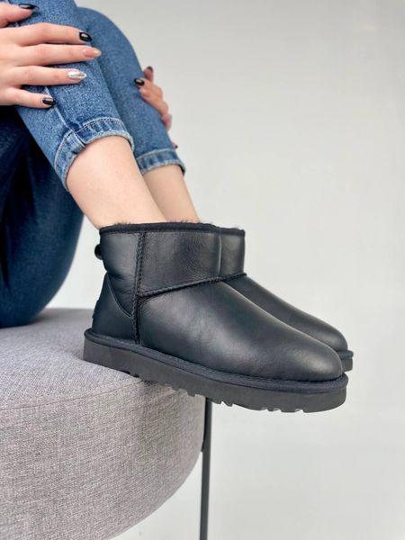 UGG Classic Mini Black v2 5391-36 фото