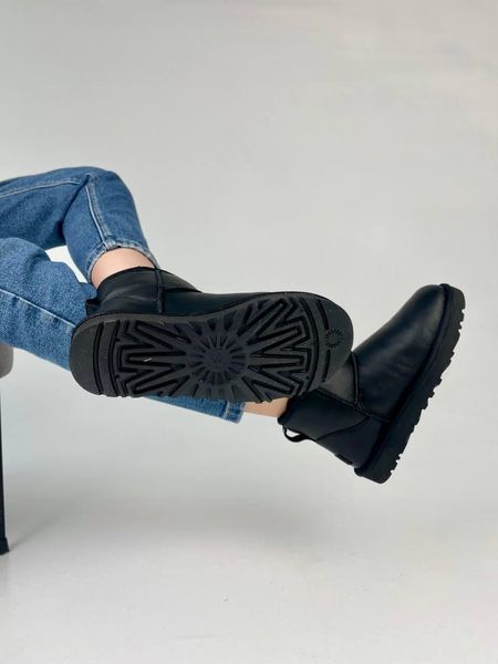 UGG Classic Mini Black v2 5391-36 фото