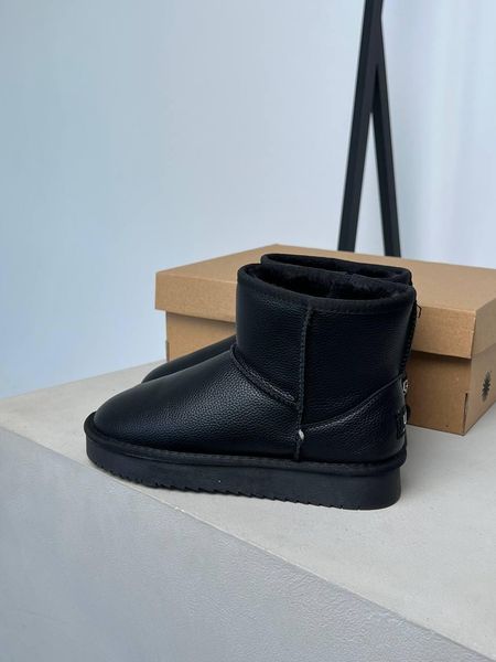 UGG Mini Black v3 10053-36 фото